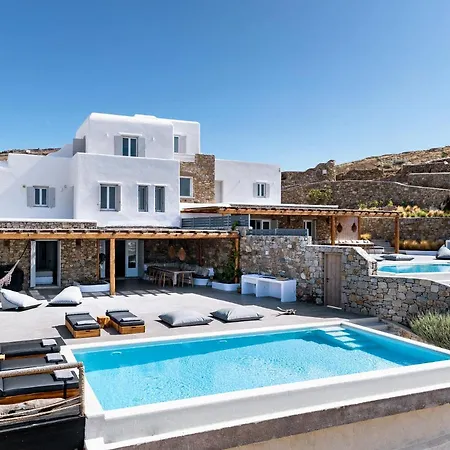 Agapi, 2 Min Walk To The & Heated Pool, By Red Windmill וילה *