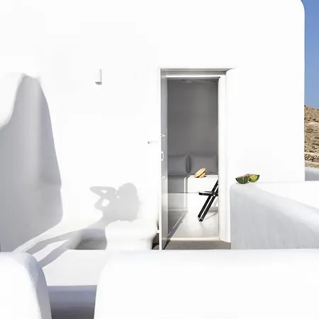 Agapi, 2 Min Walk To The & Heated Pool, By Red Windmill וילה