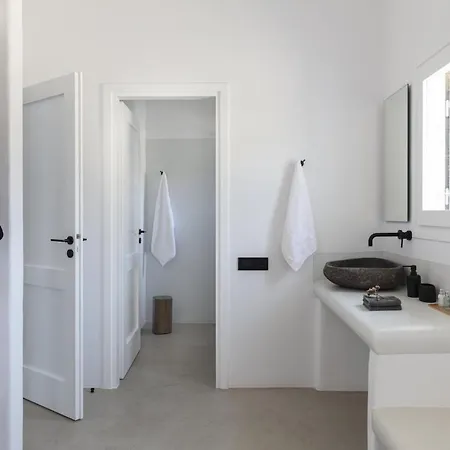 别墅 Agapi, 2 Min Walk To The & Heated Pool, By Red Windmill 卡拉法蒂斯