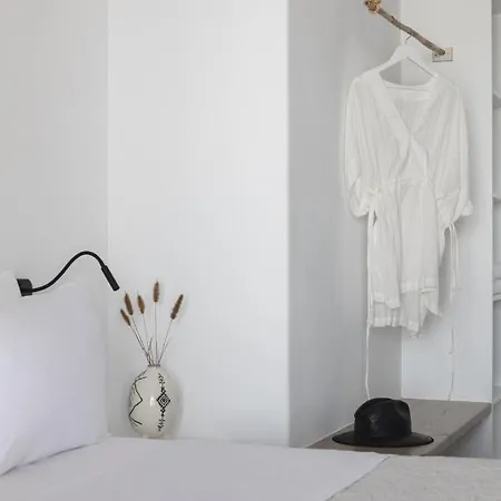 Agapi, 2 Min Walk To The & Heated Pool, By Red Windmill 卡拉法蒂斯