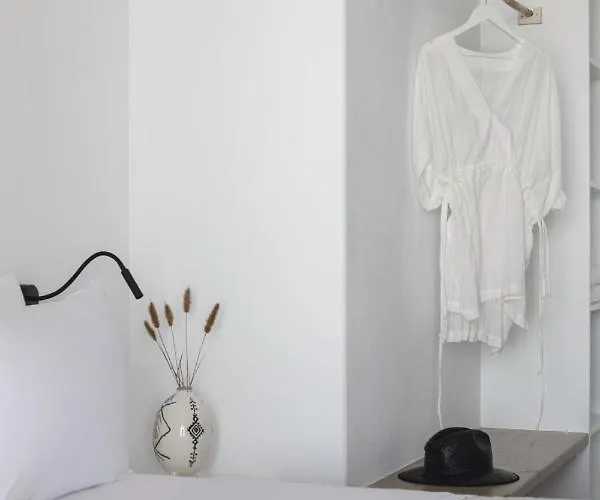 Agapi, 2 Min Walk To The & Heated Pool, By Red Windmill Καλαφάτη